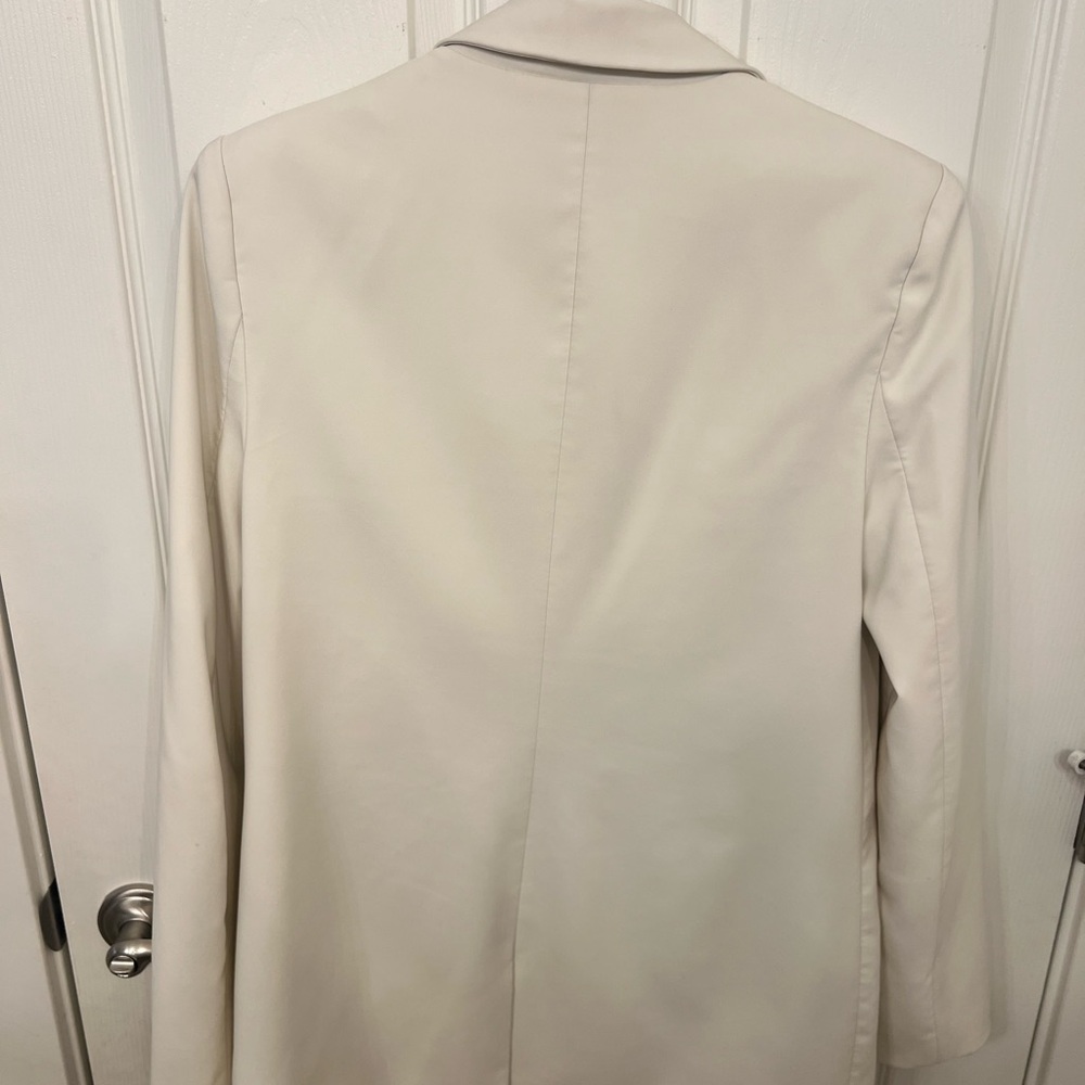 Revolve Camila Coelho Arielle blazer (small) and Paulina shorts (medium)in ivory - Picture 12 of 14